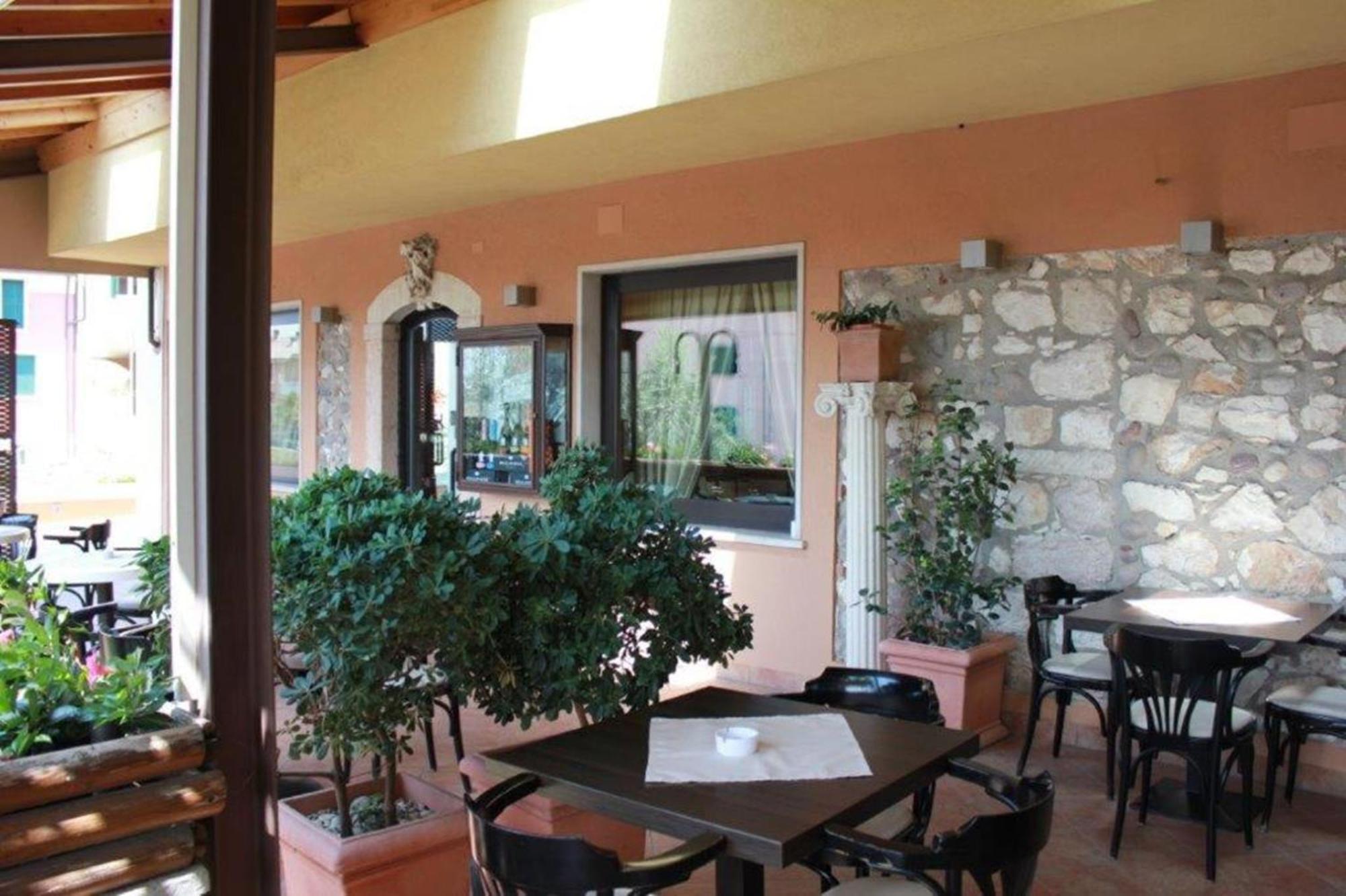 Hotel Al Sole - Enjoy Holiday Cavaion Veronese Exterior photo