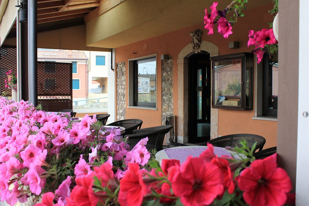Hotel Al Sole - Enjoy Holiday Cavaion Veronese Exterior photo