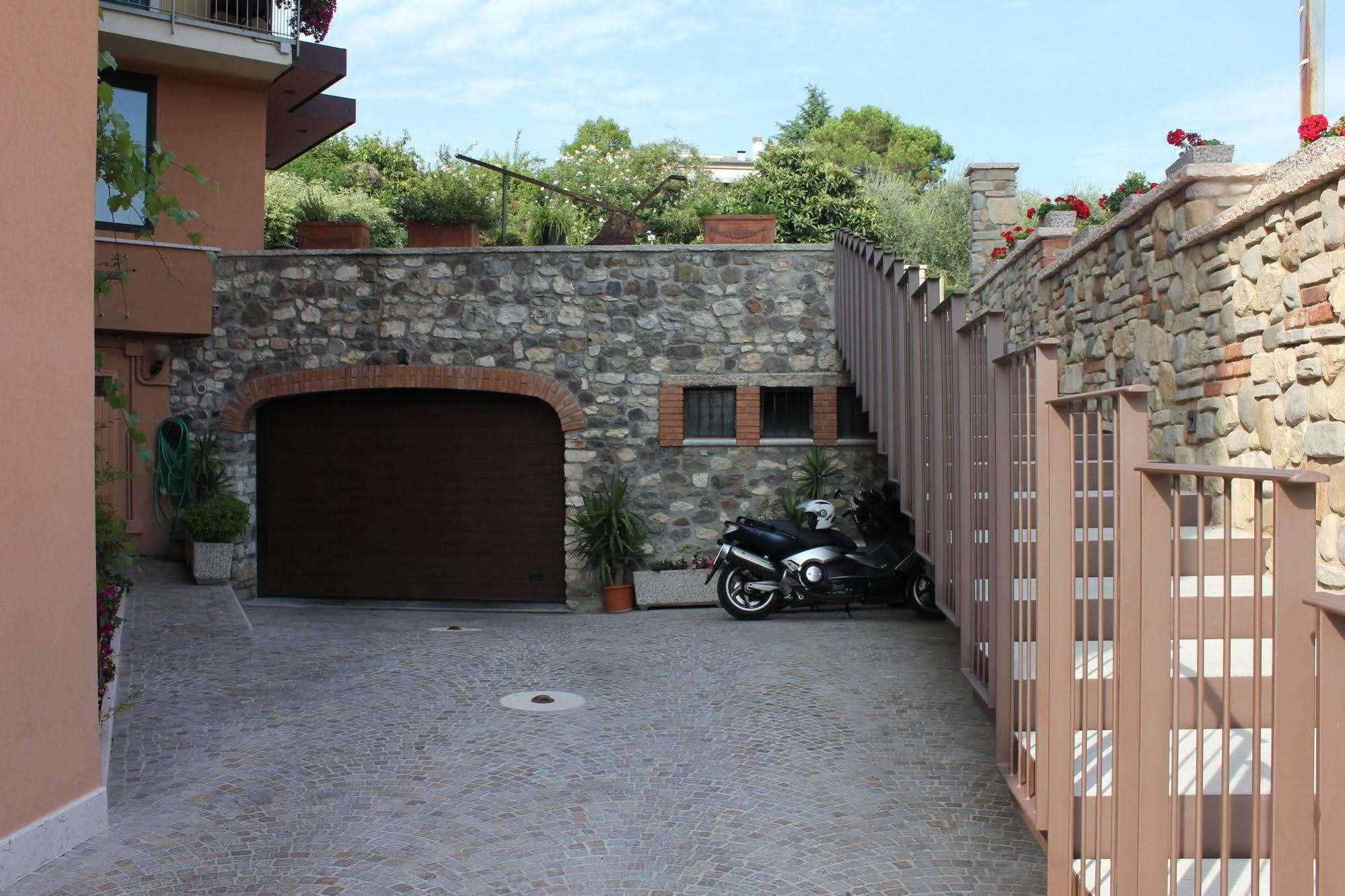 Hotel Al Sole - Enjoy Holiday Cavaion Veronese Exterior photo